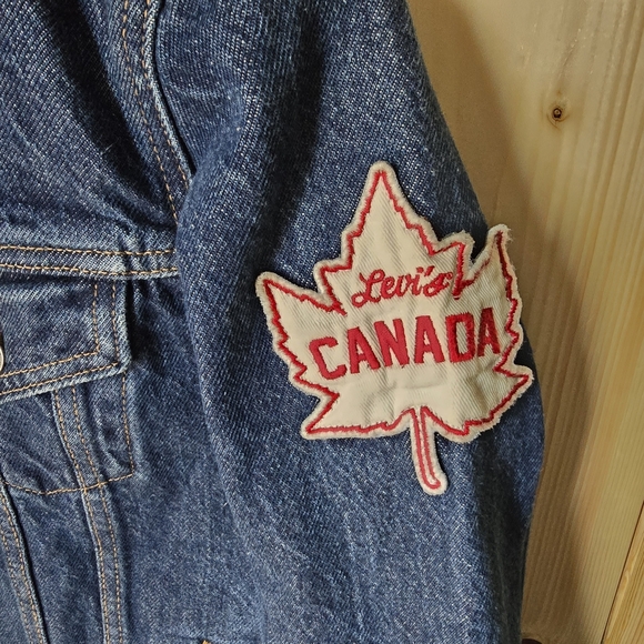 Levi Strauss Denim Trucker Jean Jacket Womens Medium - Picture 6 of 12